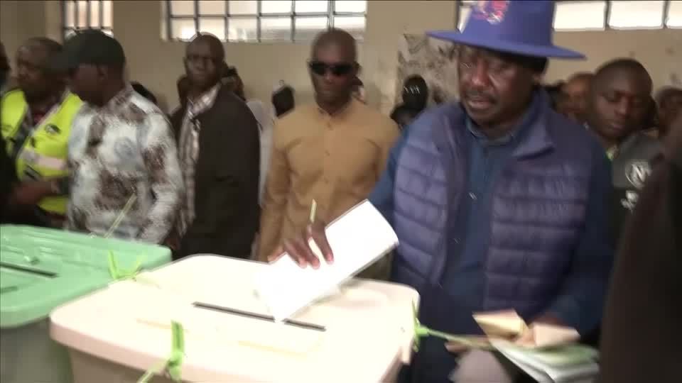 Video: Angst begleitet Präsidentenwahlen in Kenia Video: Angst begleitet Präsidentenwahlen in Kenia