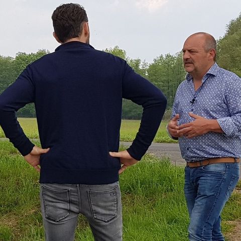 Szene aus "Aktenzeichen XY...gelöst!": Moderator Sven Voss (l.) mit Ingo Thiel, Chefermittler im Mordfall Mirco