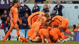 Gleiches Spiel bei den Niederländerinnen: Der niederländisöche Verband kündigte an, seinen Nationalspielerinnen zumindest für Persönlichkeitsrechte (Name, Bilder, Videos) die gleichen Summen wie den Oranje-Männern zu zahlen.