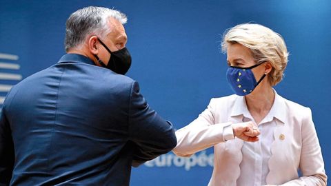 Orbán und von der Leyen auf einer EU-Konferenz