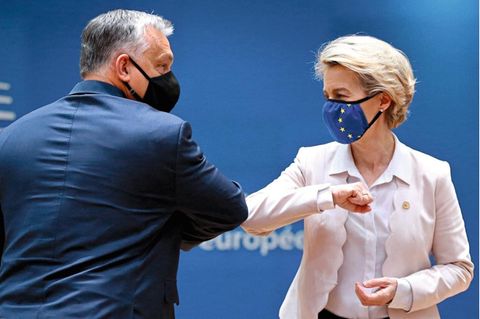 Orbán und von der Leyen auf einer EU-Konferenz