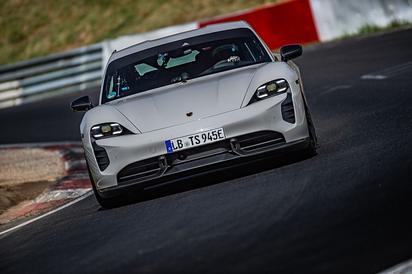 Porsche Taycan Turbo S NBR