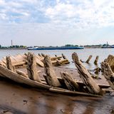 Rhein trocken - Wrack bei Kleve