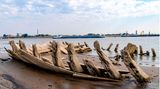 Rhein trocken - Wrack bei Kleve