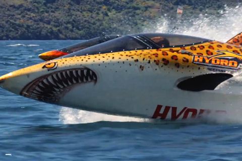 U-Boot und Jetski zugleich: Action-Hybridfahrzeug in Hai-Optik entwickelt