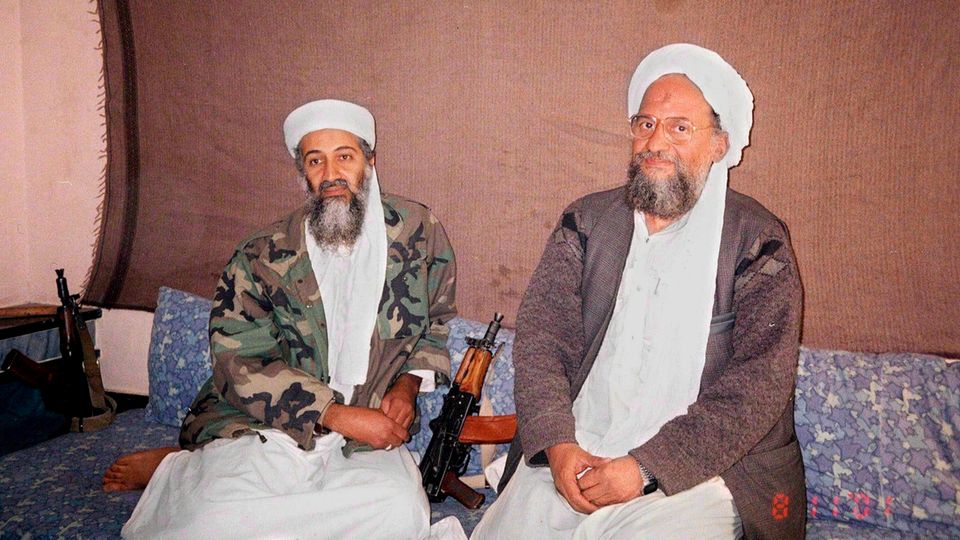 Terrororganisation al-Kaida: Osama bin Laden (r.) und sein inzwischen ebenfalls getöteter Nachfolger Aiman al-Sawahiri
