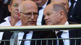 Uwe Seeler Abschied - Olaf Scholz und Peter Tschentscher