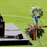 Uwe Seeler Abschiede - Bernd Neuendorf