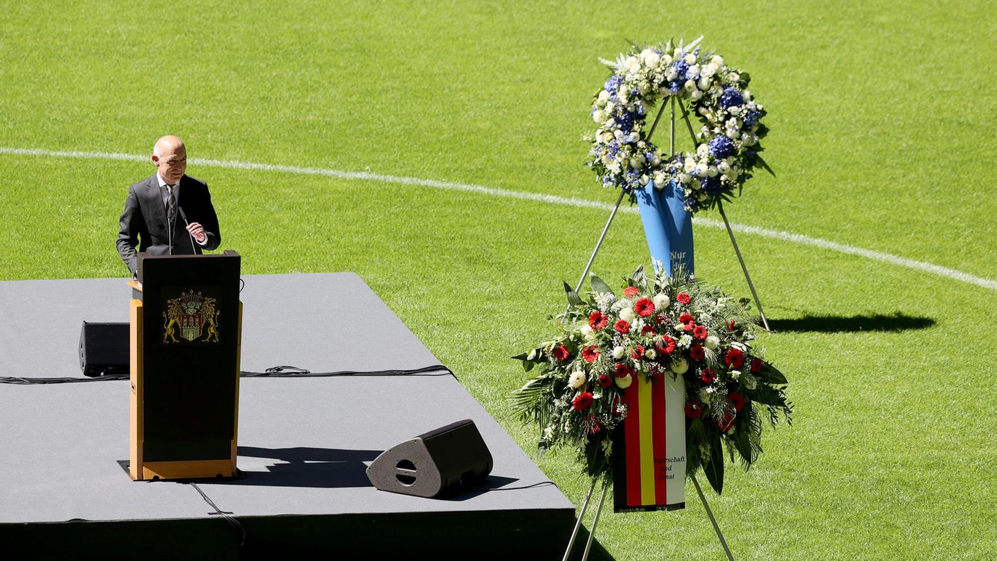 Uwe Seeler Abschiede - Bernd Neuendorf