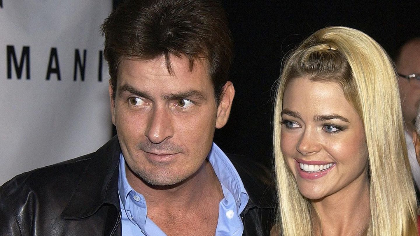 Charlie Sheen und Denise Richards