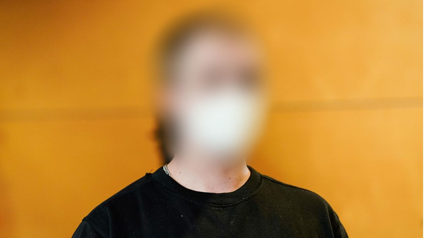 Florian V. Polizistenmorde Prozess Florian V. beim Prozessauftakt wegen der Polizistenmorde von Kusel (Archivbild)