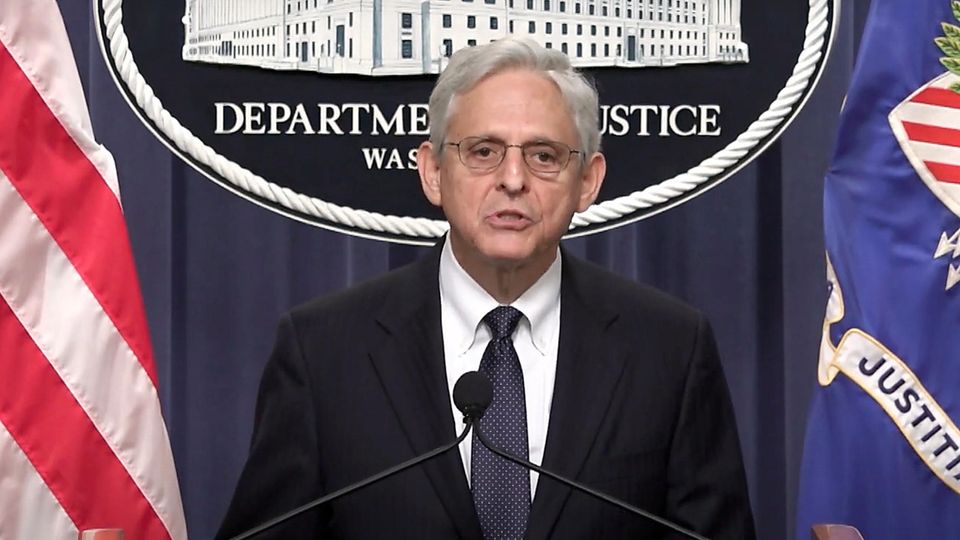 Merrick Garland, Justizminister der USA, spricht vor Journalisten