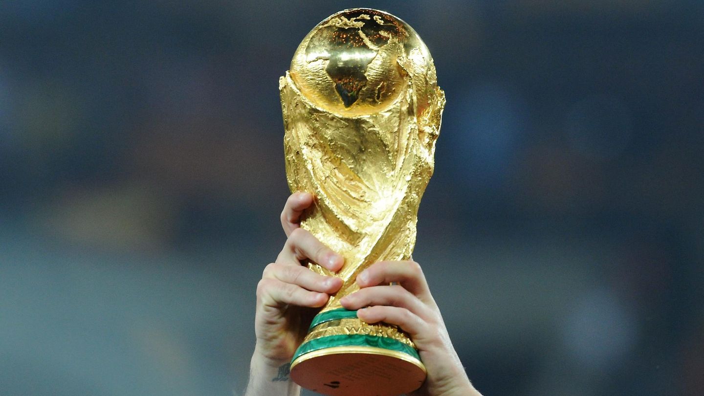 Jetzt findet das Eröffnungsspiel tatsächlich als erste Partie der WM in statt