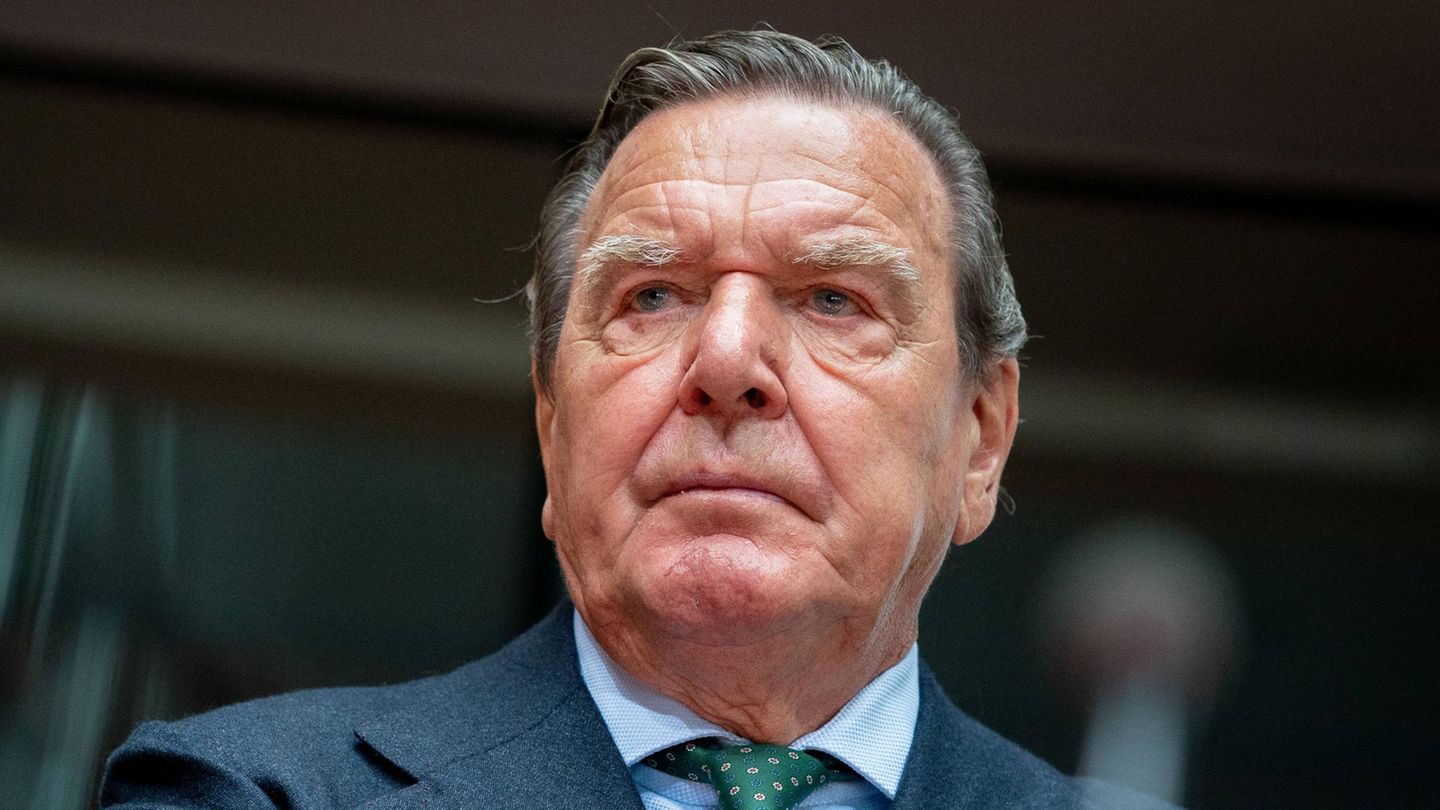 Gerhard Schröder will den Verlust seines Büros nicht hinnehmen