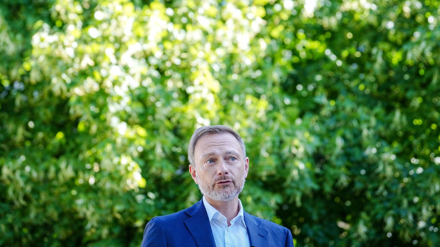 Kontra: Finanzminister Christian Lindner bei der Vorstellung seiner Steuerpläne Finanzminister Christian Lindner bei der Vorstellung seiner Steuerpläne