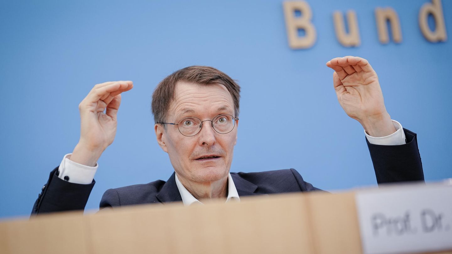 Gesundheitsminister Kalr Lauterbach sieht Corona-Sommerwelle gebrochen