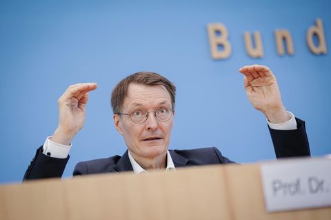 Gesundheitsminister Kalr Lauterbach sieht Corona-Sommerwelle gebrochen