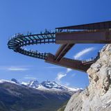 In Colombia, Kanada, führt dieser gläserne Pfad über einen 1.200 Meter hohen Berg. 