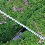 Etwas zierlicher, aber trotzdem immer noch beeindruckend ist diese Brücke in Liuzhou in der chinesischen Region Guangxi.