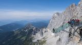 In Österreich gibt es diese kleine, aber sehr hoch gelegene Aussichtsplattform auf dem Hoher Dachstein.