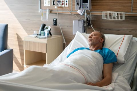Eine beunruhigende Vorstellung. Patienten könnten zur Sterbehilfe überredet werden, um der Gemeinschaft nicht zur Last zu fallen (Symbolbild).