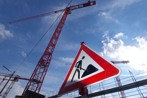 Auf einem solchen Baukran hat sich der Mann seit drei Wochen verschanzt