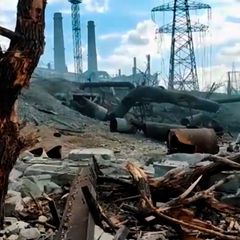 Das zerschossene Werk erinnert an die Kämpfe in Stalingrad.