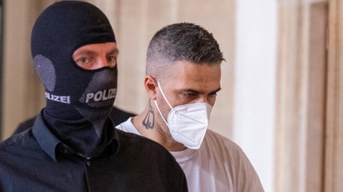 Anis Mohamed Youssef Ferchichi alias Bushido auf dem Weg in das Berliner Landgericht (Archivbild)