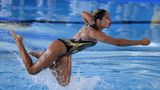 Rom, Italien. Die Temperaturen in Europa sind so hoch, wie lange nicht. Sport ist in diesen Tagen kaum zumutbar – abgesehen vom Wassersport. Hier fliegt die Belgierin Lisa Ingenito bei den diesjährigen Schwimmeuropameisterschaften über das Wasser.