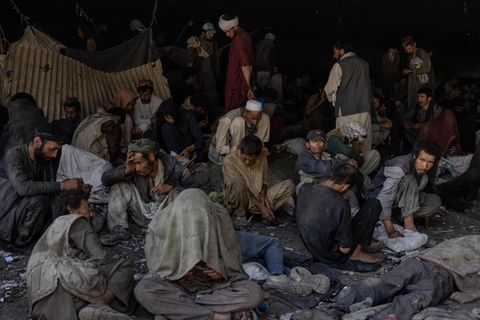 Drogenabhängige unter einer Brücke im Kabuler Stadtteil Pol-e Sokhta