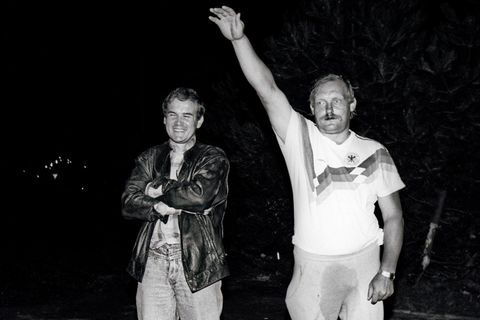 Harald Ewert mit eingenässter Jogginghose