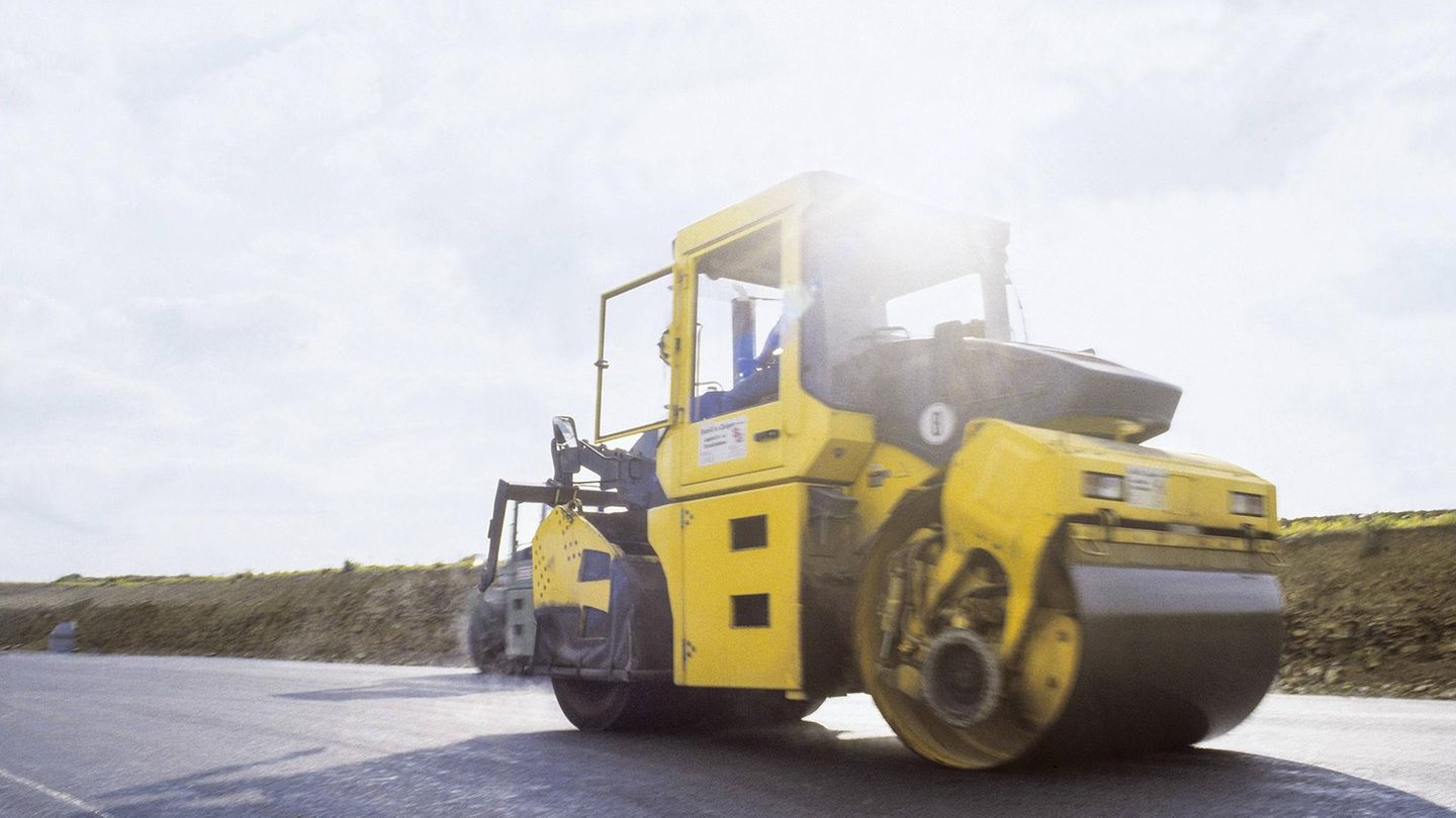 Celle Unfall Walze Eine Teerwalze wie diese war in den Unfall in Celle verwickelt