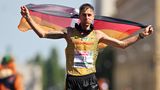 SILBER: Christopher Linke (Gehen) Christopher Linke hat dem deutschen Leichtathletik-Team bei den Europameisterschaften in München die nächste Medaille beschert. Der 33-jährige Potsdamer holte am Dienstag Silber hinter dem Spanier Miguel Ángel López. Der einstige Welt- und Europameister über 20 Kilometer gewann überlegen in 2:26:49 Stunden, dann folgte Linke in 2:29:30 Stunden und feierte damit den größten Erfolg seiner Karriere. Dritter wurde der Italiener Matteo Giupponi in 2:30:34 Stunden.