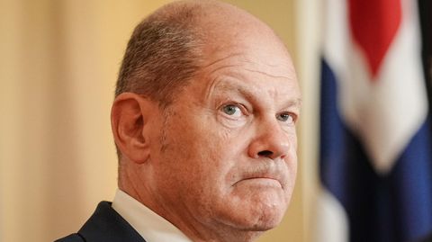 Die Staatsanwaltschaft Köln hat eine verdächtige E-Mail im Postfach der Scholz-Vertrauten Jeanette Schwamberger gefunden