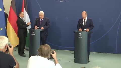 Eklat bei Pressekonferenz: Nach Holocaust-Aussage: Polizei ermittelt gegen Palästinenserpräsident Abbas