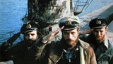 "Das Boot" machte nicht nur Wolfgang Petersen bekannt, sondern verhalf auch einigen der darin mitwirkenden Schauspieler zu Weltruhm: Auch Jürgen Prochnow (Mitte), der den Kommandant spielte, startete eine erfolgreiche Karriere in Hollywood. Herbert Grönemeyer (r.) verkörperte zwei Jahre später den Komponisten Robert Schumann - machte in der Folgezeit aber vor allem als Musiker von sich reden: Sein Album "4630 Bochum" bescherte ihm 1984 den Durchbruch - bis heute gehört er zu den erfolgreichsten deutschen Popstars.