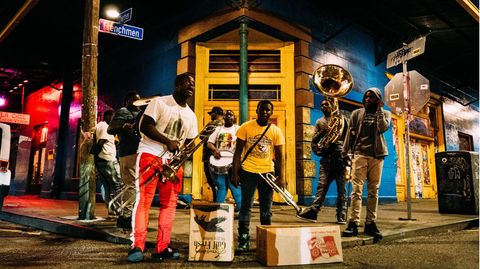 Eine Stadt wie ein Festival: Gefühlt spielt in New Orleans an jeder Ecke eine Band, gerade hier in der Frenchmen Street