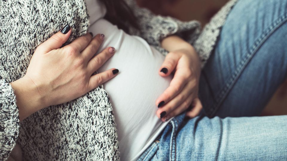 Ein schwangerer Teenager als Symbolfoto für Abtreibung in Florida
