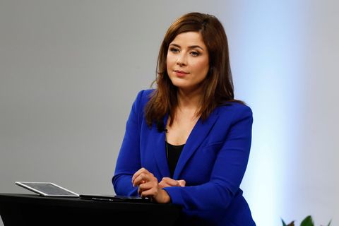 Eva-Maria Lemke vom RBB an einem Pult