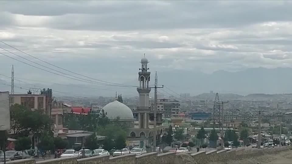 Video: Viele Tote bei Explosion in Kabuler Moschee Video: Viele Tote bei Explosion in Kabuler Moschee