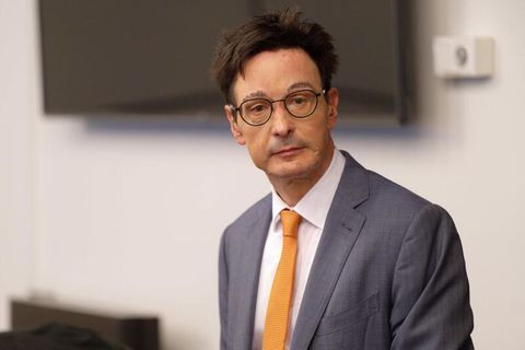 Energiemanager Bernhard Günther ist bis heute durch ein Säure-Attentat auf ihn gekennzeichnet