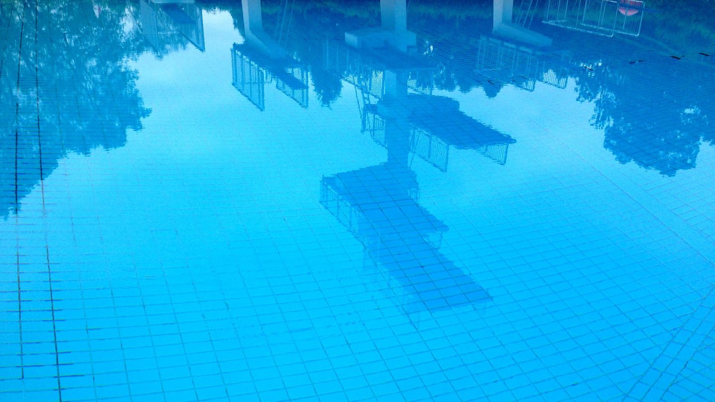 RTL: Kinder im Freibad in der Hitze alleingelassen