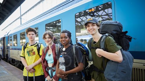 Alex, Grete, Leo und Jannis kurz vor ihrem Aufbruch ins Ungewisse 