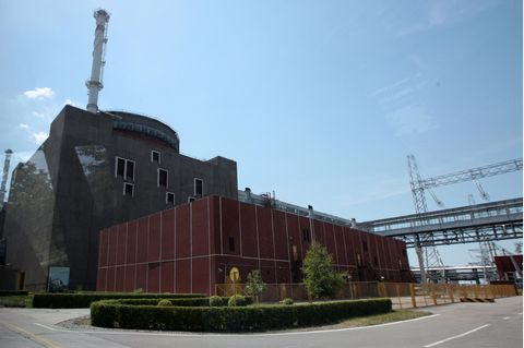 Russland plant offenbar, das AKW Saporischschja vom ukrainischen Stromnetz zu trennen und ans russische anzuschließen (Archivbild)