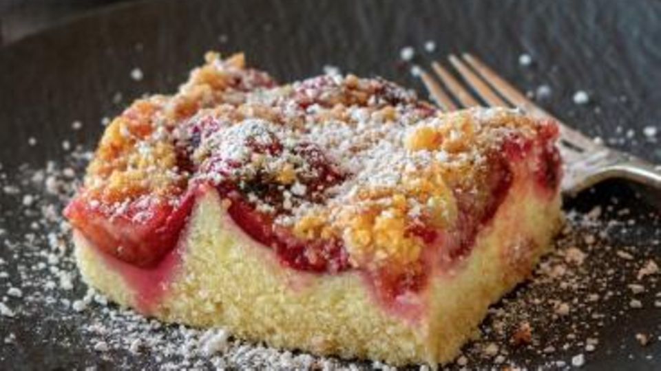 Vier Tipps: So wird der Blechkuchen wie bei Oma Vier Tipps: So wird der Blechkuchen wie bei Oma