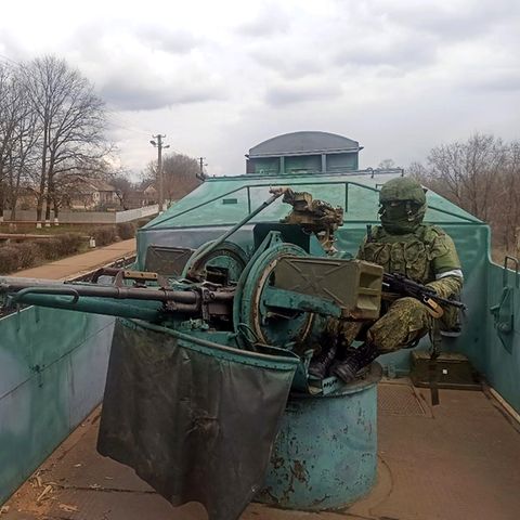 Ukraine: Russische Truppen auf dem Weg nach Cherson (Symbolbild). Auch Pawel Filatjew war an der Eroberung der Stadt beteiligt. 