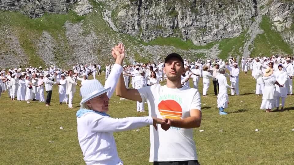 Video: Tanzen für den Frieden Video: Tanzen für den Frieden