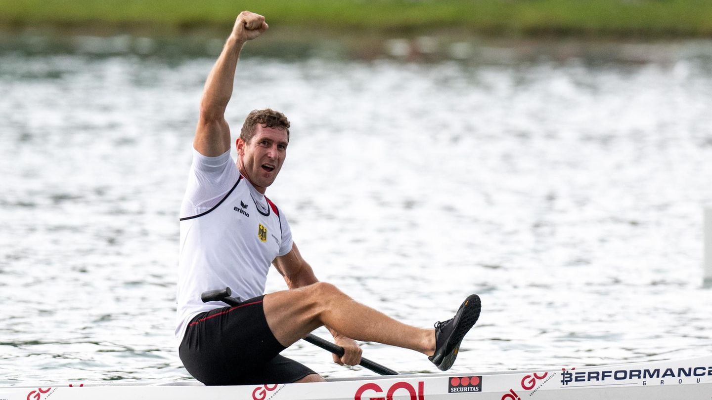GOLD: Sebastian Brendel im Canadier über 5000 Meter. Kurz vor einem Unwetter holte sich dann auch der Altmeister eine weitere Goldmedaille. Auf der Langstrecke über 5000 Meter verwies der 34-Jährige aus Potsdam im Canadier mit einem starken Schlussspurt den Ungarn Balasz Adolf auf Platz zwei.