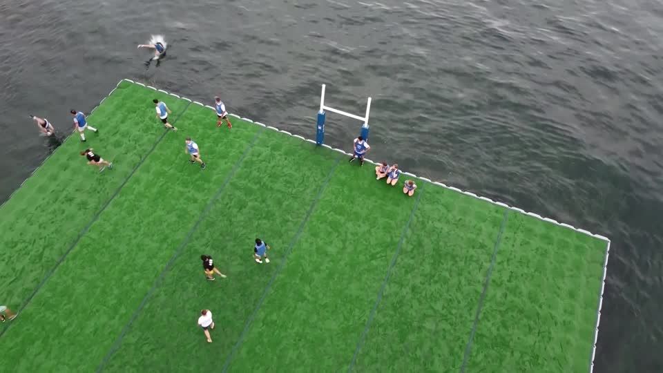 Video: Rugby auf dem See: Wer punktet, taucht ab! Video: Rugby auf dem See: Wer punktet, taucht ab!