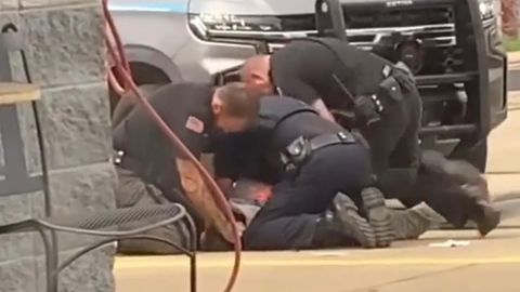 Arkansas: Tritte gegen den Kopf und den Rücken: Neuer Fall von Polizeigewalt erschüttert die USA